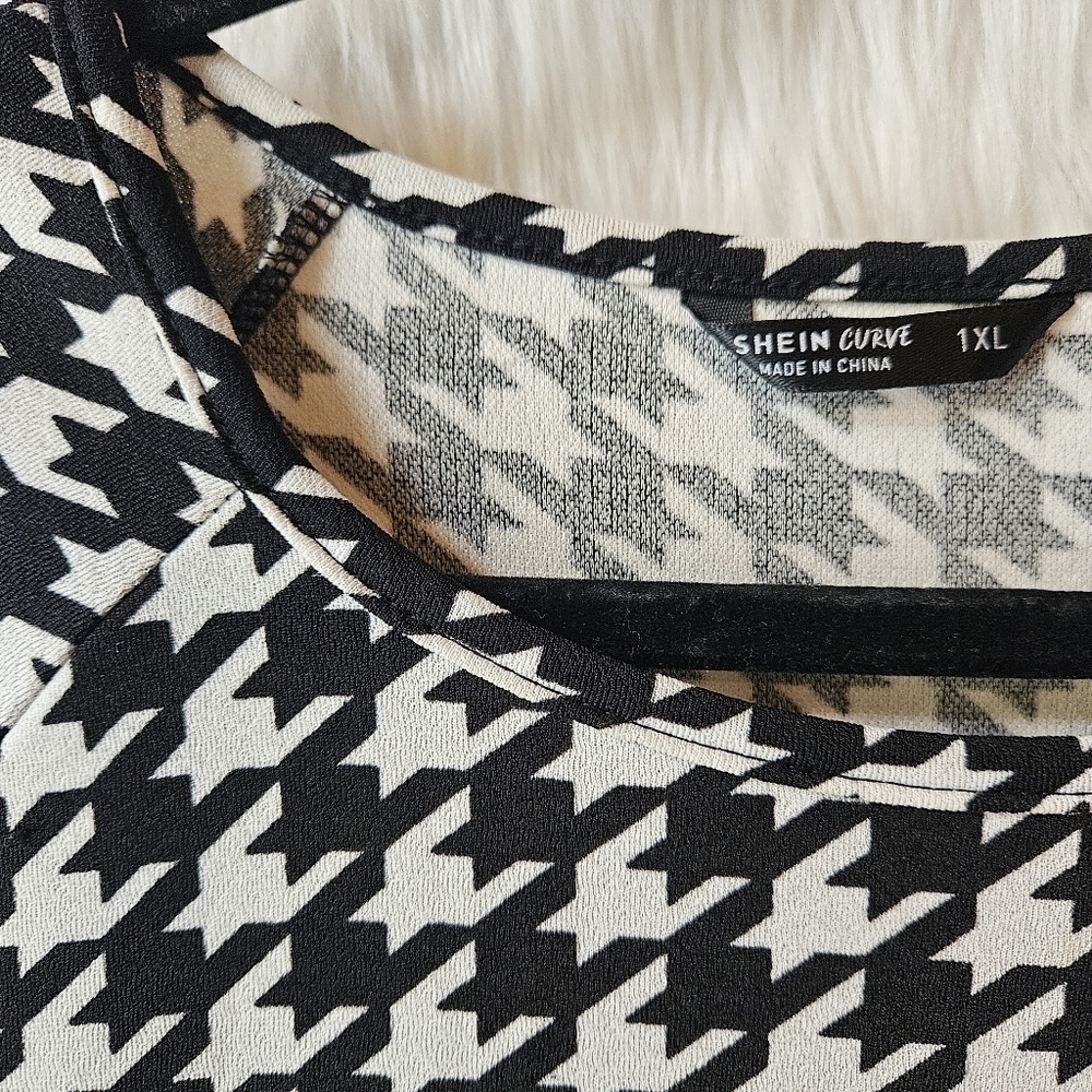 Shein Curve 3/4 Length Sleeve Houndstooth Dress - Picture 7 of 8